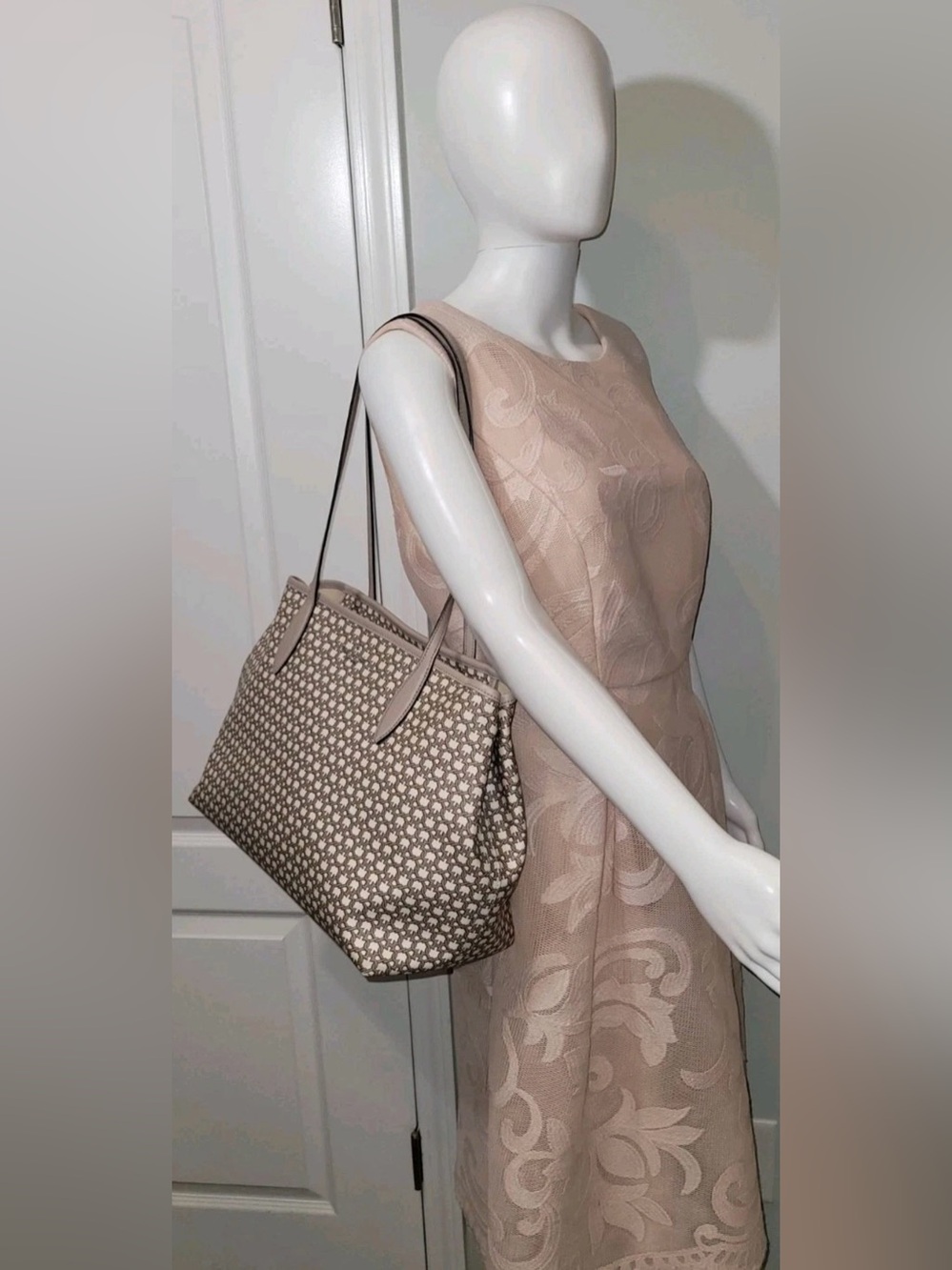 Kate Spade Link Shoulder Tote Bag Taupe Cream Coated Canvas Purse - Picture 2 of 16